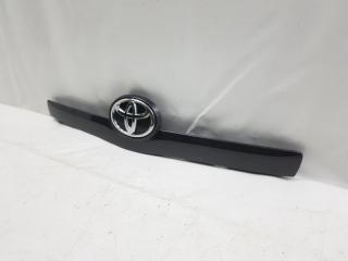 Накладка крышки багажника Toyota Verso 1