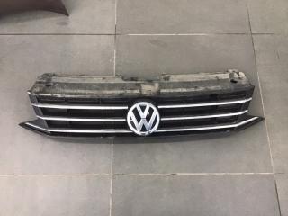 Решетка радиатора Volkswagen Polo 2015- 6RU853653B Б/У