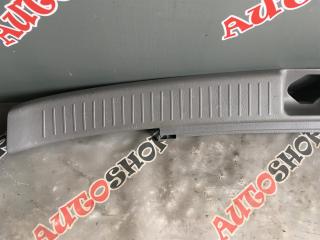 Накладка замка багажника VISTA ARDEO 04.2000 - AZV50 Накладка замка багажника VISTA ARDEO 04.2000 - AZV50