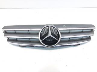Решетка радиатора Mercedes CLK 2005