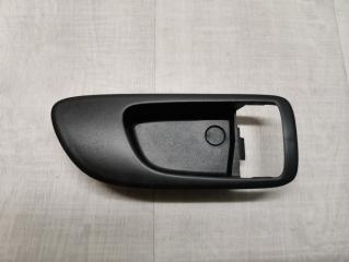 Запчасть накладка ручки внутренней передняя правая Mazda 3 2006