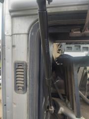 Амортизатор крышки бардачка кабины VOLVO FH13 2010 D13B 440 Л.С 3981920 контрактная