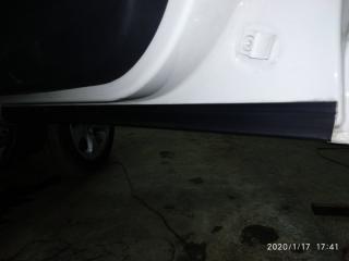 Уплотнительная резинка передняя правая BMW X3 2003-2010