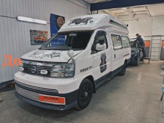 Стекло лобовое переднее Nissan Elgrand E50 QD32ETi новая