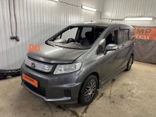 Стекло лобовое переднее Honda Freed GB3 L15A новая