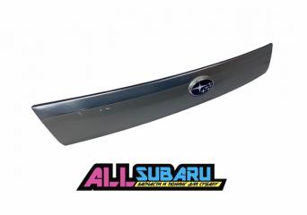 Накладка крышки багажника задняя SUBARU Forester 2004 - 2006