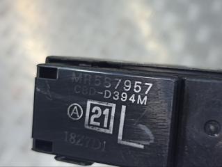 Кнопка стеклоподъемника задняя левая L 200 2008 KB4T 4D56