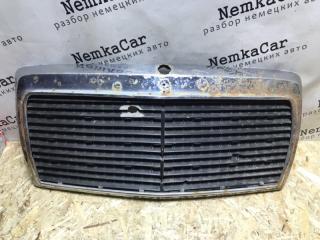 Решетка радиатора Mercedes W124 БУ