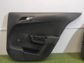 Обшивка двери задняя правая Opel Astra h 2004-2014