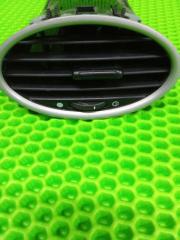 Запчасть дефлектор воздуховода Ford Focus 2 2007