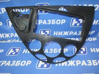 Рамка магнитолы Ford Focus 1 2000 Седан 2.0 Split Port Б/У