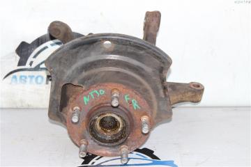Поворотный кулак передний правый Nissan X-Trail 2002-2007