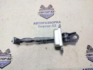 Ограничитель двери передний Nissan Qashqai+2 2011