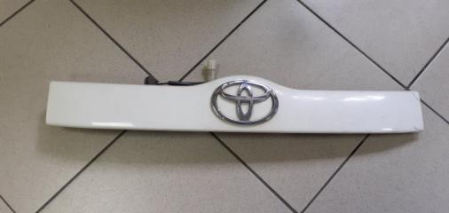 Накладка 5-й двери Toyota Succeed 2010