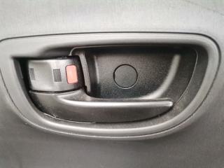 Ручка двери внутренняя задняя левая Toyota Vitz 2011