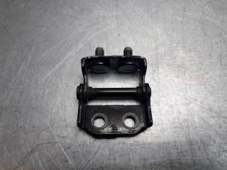 Петля крышки багажника задняя левая Mazda CX 7 2006 - 2012