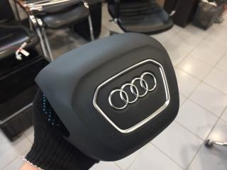 Подушка безопасности в руль Audi Q7 4M 3.0 CRT