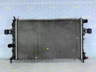 Радиатор охлаждения Opel Zafira
