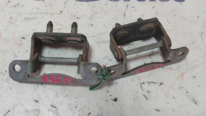 Петля крышки багажника Subaru Forester 2005