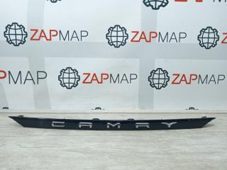 Накладка крышки багажника Toyota Camry V70 БУ