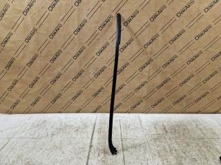 Молдинг лобового стекла правый Toyota Land Cruiser 200