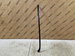 Молдинг лобового стекла левый Toyota Land Cruiser 200