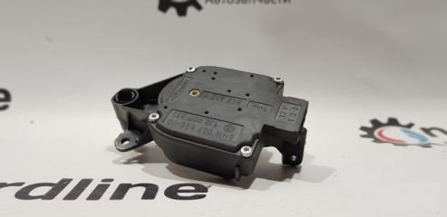 Запчасть мотор заслонки отопителя Volkswagen Golf 4 2003